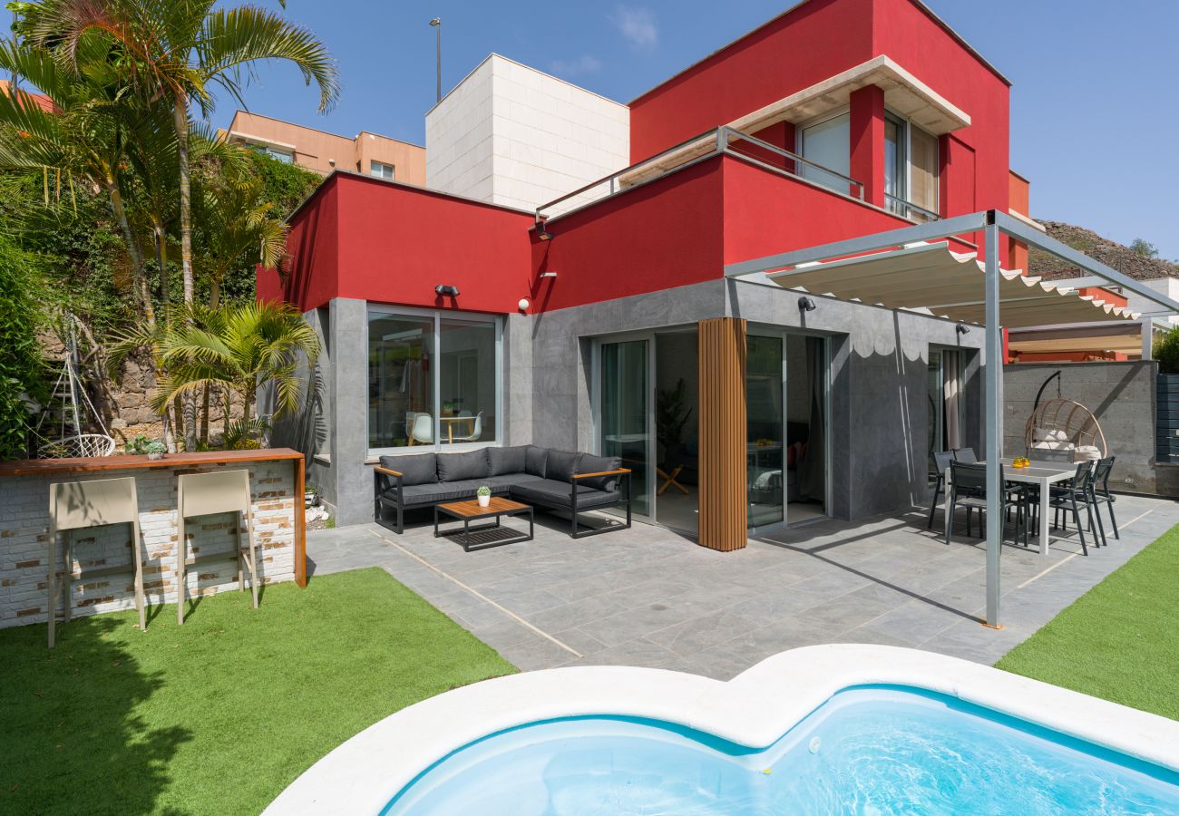 Villa in San Bartolomé de Tirajana - Bali Sky Villa with Private Pool