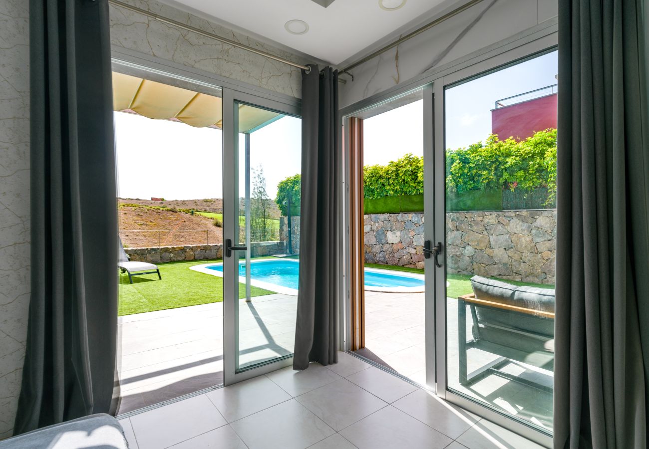 Villa in San Bartolomé de Tirajana - Bali Sky Villa with Private Pool
