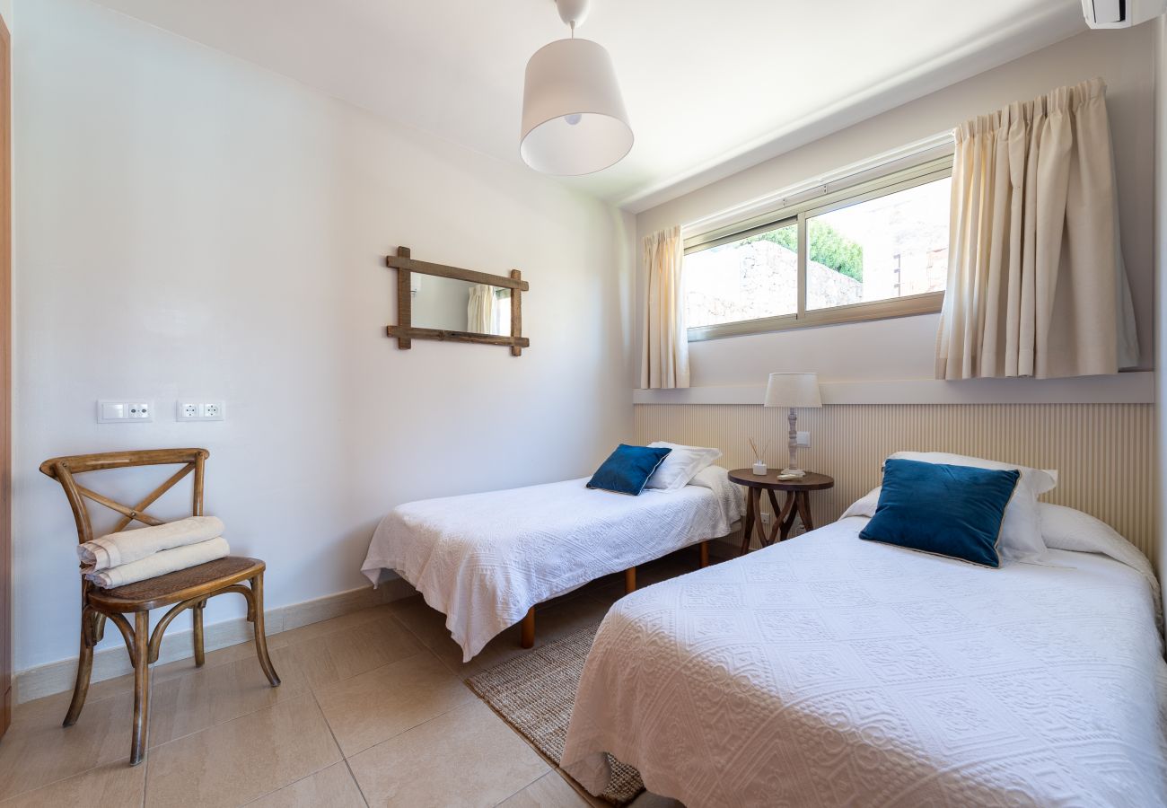 Chalet in San Bartolomé de Tirajana - Spectacular Villa with large pool, ideal for families in a quiet environment