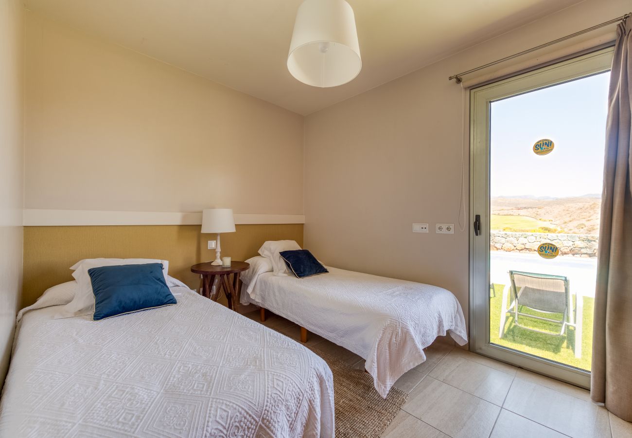 Chalet in San Bartolomé de Tirajana - Spectacular Villa with large pool, ideal for families in a quiet environment