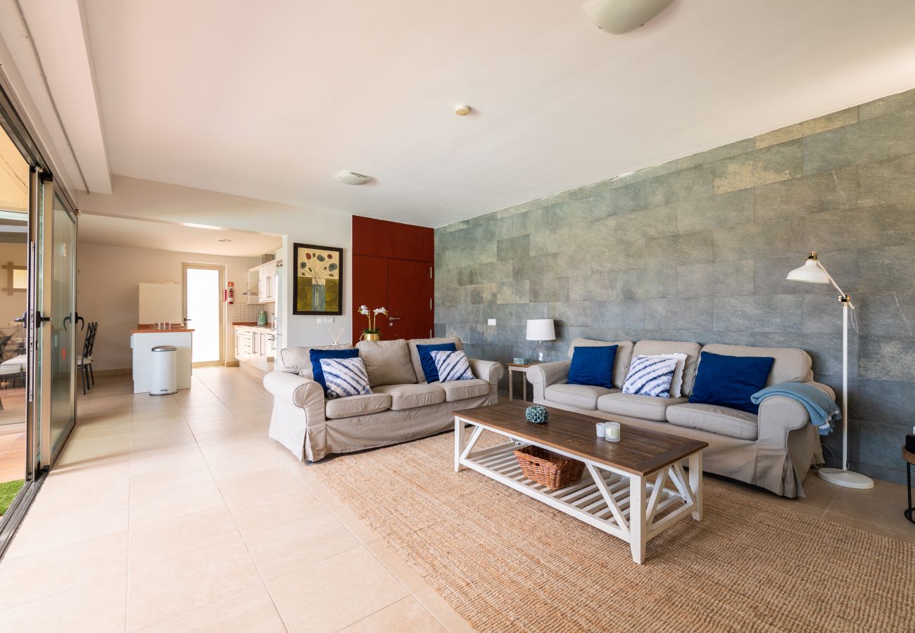 Chalet in San Bartolomé de Tirajana - Spectacular Villa with large pool, ideal for families in a quiet environment