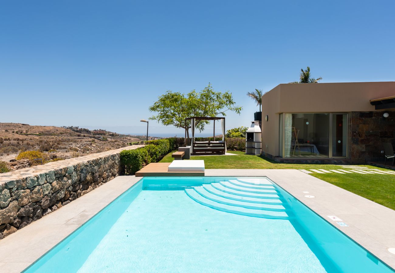 Chalet in San Bartolomé de Tirajana - Spectacular Villa with large pool, ideal for families in a quiet environment