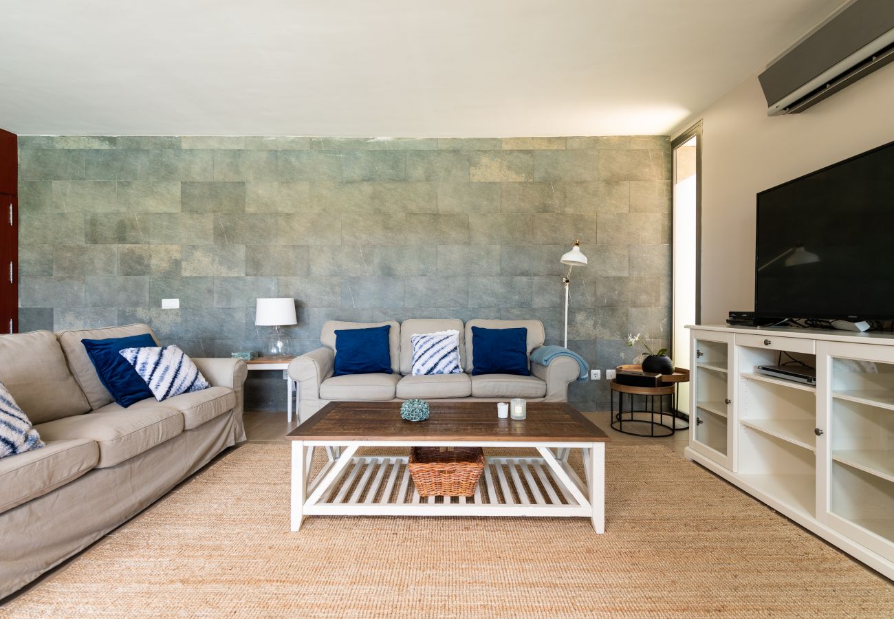 Chalet in San Bartolomé de Tirajana - Spectacular Villa with large pool, ideal for families in a quiet environment