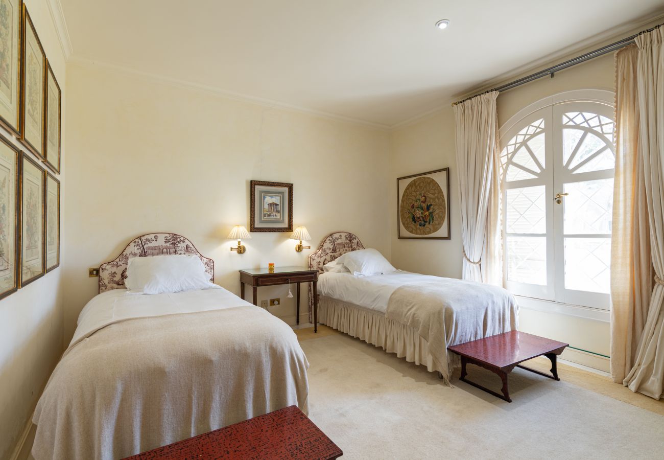 Chalet in San Bartolomé de Tirajana - Spectacular villa with private pool, jacuzzi, paddle tennis court, barbecue and a few steps from Maspalomas beach