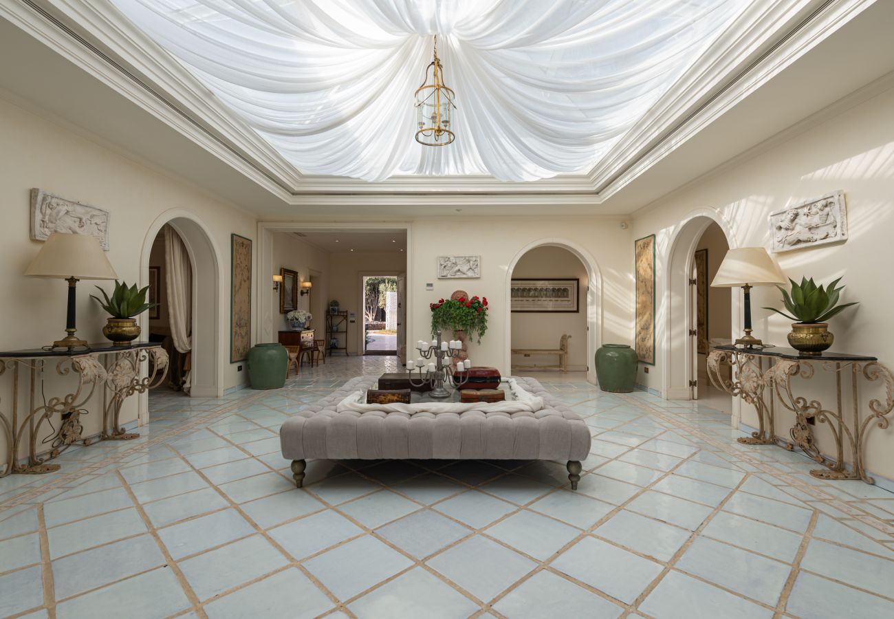 Chalet in San Bartolomé de Tirajana - Spectacular villa with private pool, jacuzzi, paddle tennis court, barbecue and a few steps from Maspalomas beach