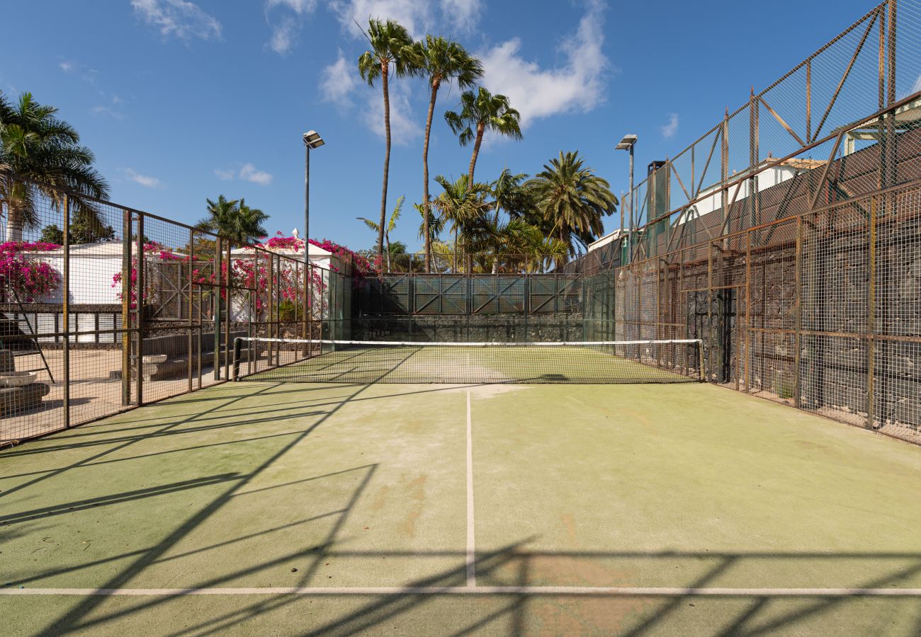 Chalet in San Bartolomé de Tirajana - Spectacular villa with private pool, jacuzzi, paddle tennis court, barbecue and a few steps from Maspalomas beach