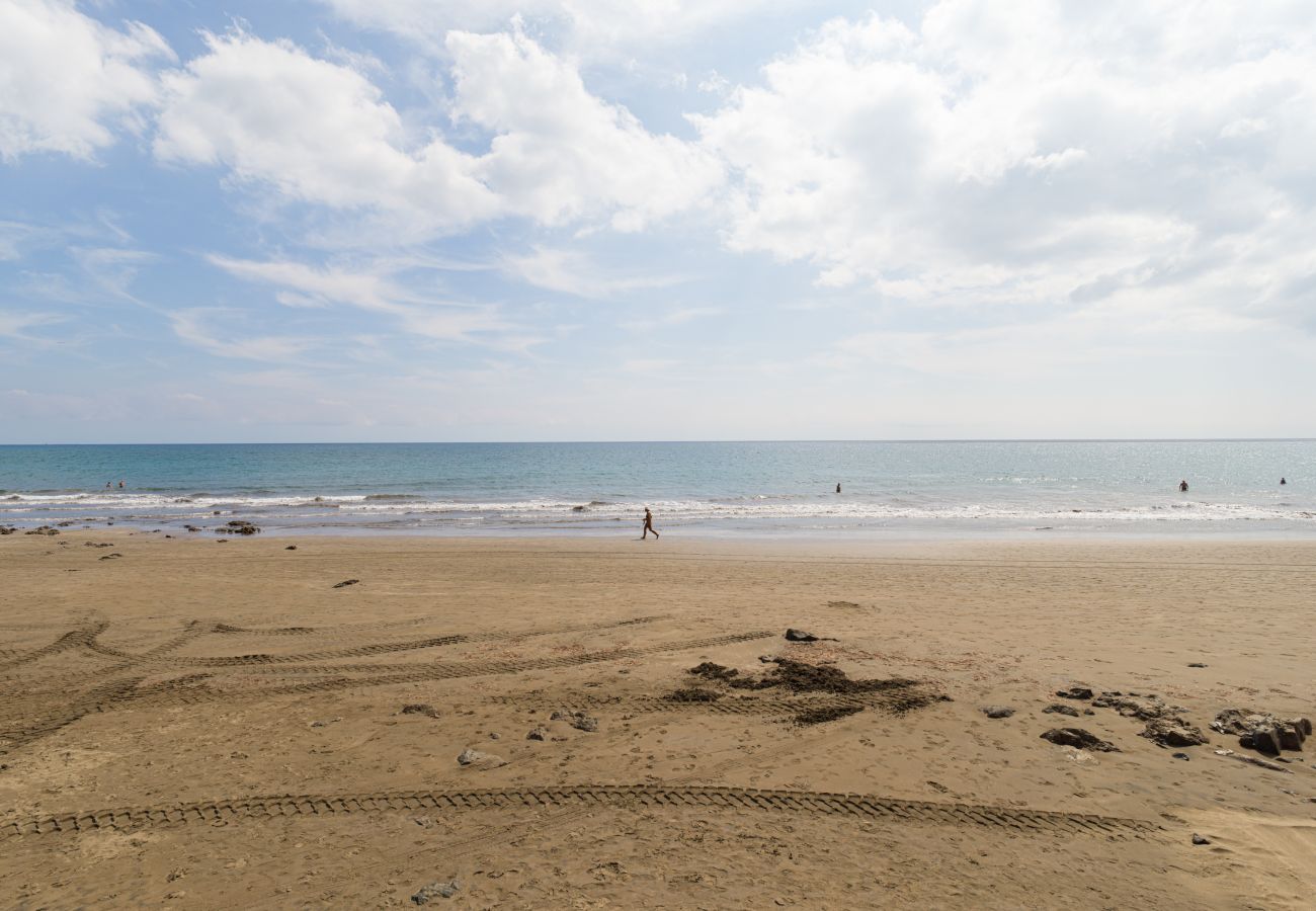 Ferienwohnung in San Bartolomé de Tirajana - HomeForGuest Modernes Apartment in San Agustin 2 Minuten vom Strand entfernt