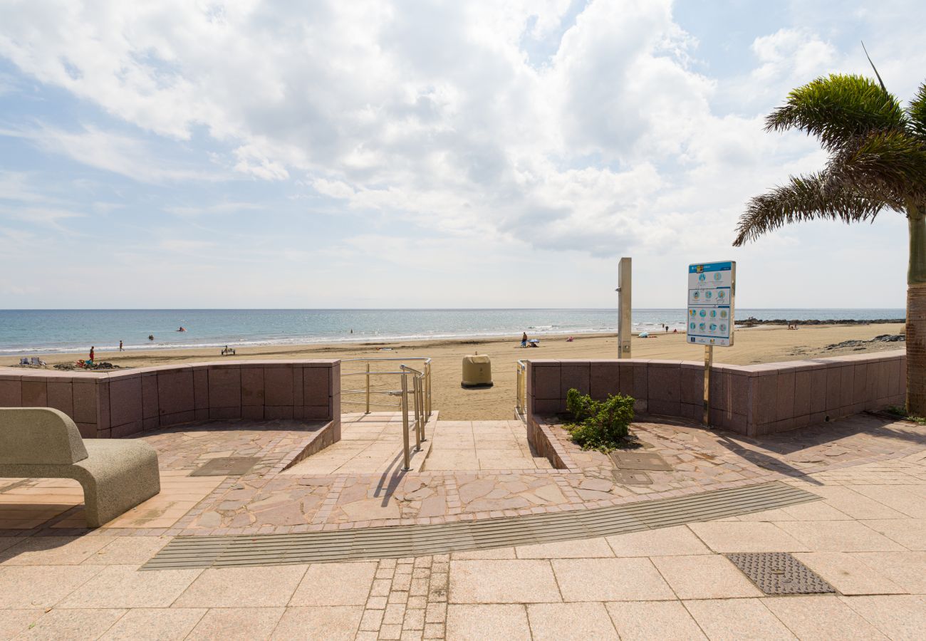 Ferienwohnung in San Bartolomé de Tirajana - HomeForGuest Modernes Apartment in San Agustin 2 Minuten vom Strand entfernt