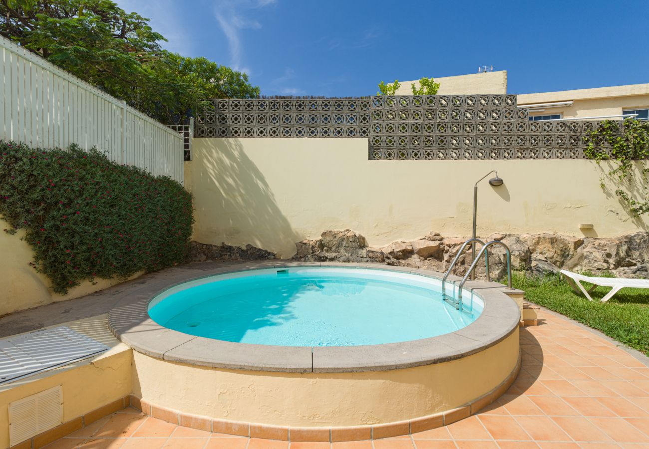 Ferienwohnung in San Bartolomé de Tirajana - HomeForGuest Modernes Apartment in San Agustin 2 Minuten vom Strand entfernt