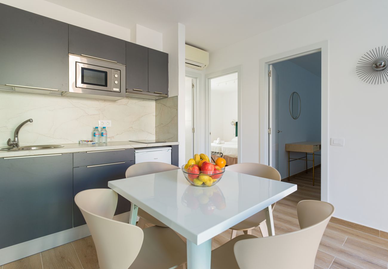 Ferienwohnung in Corralejo - Modern apartment. Swimming pool and beachfront. Corralejo