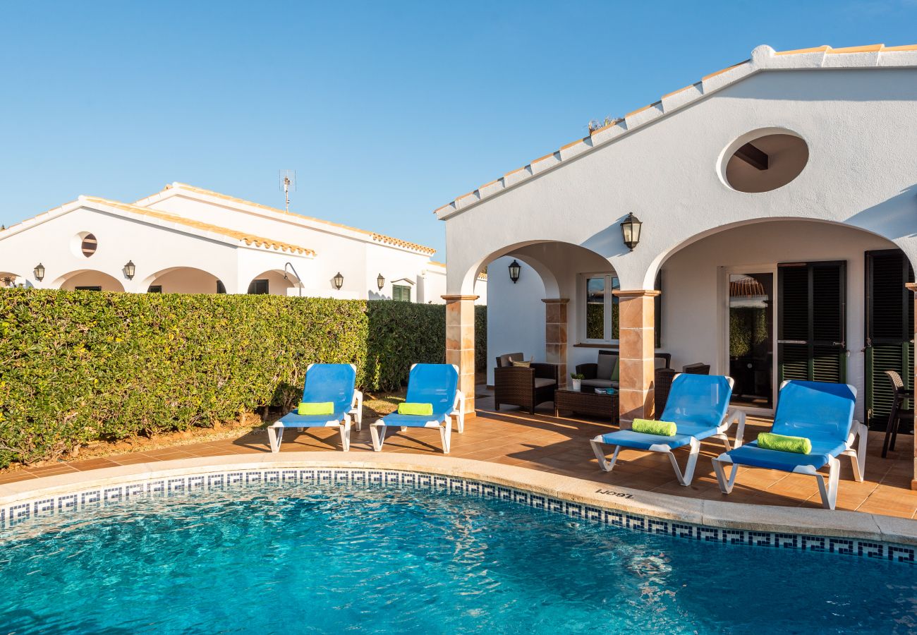 Villa in Cap d´Artruix - Fucsia Villa Menorca