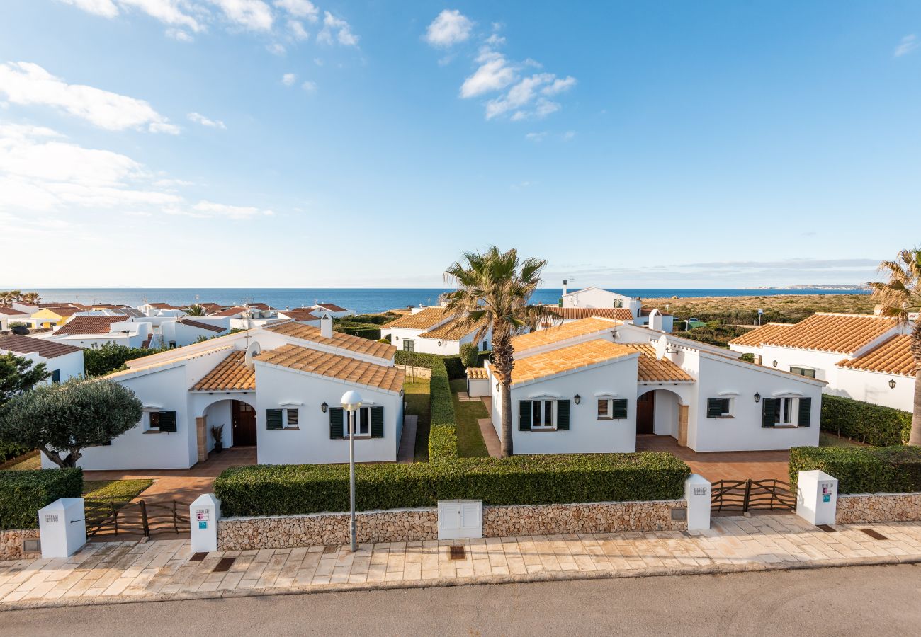 Villa in Cap d´Artruix - Fucsia Villa Menorca