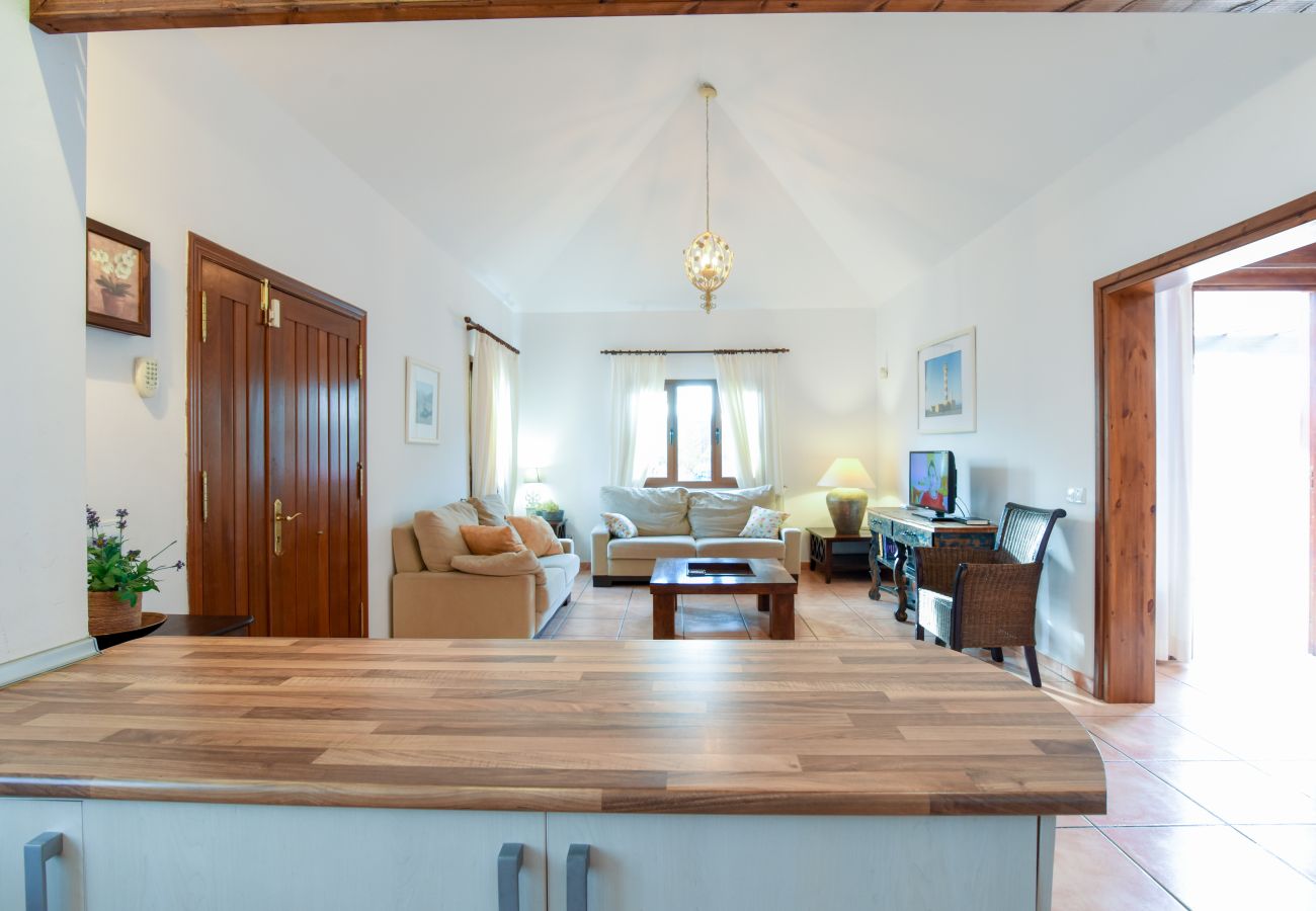 Villa in Corralejo - Villa Paraiso by EscapeHome