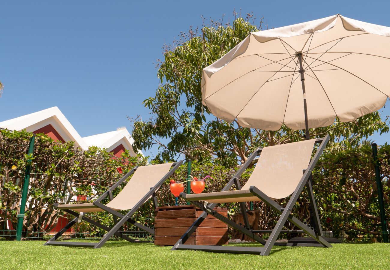 Bungalow in San Bartolomé de Tirajana - Cozy bungalow with large terrace overlooking the pool
