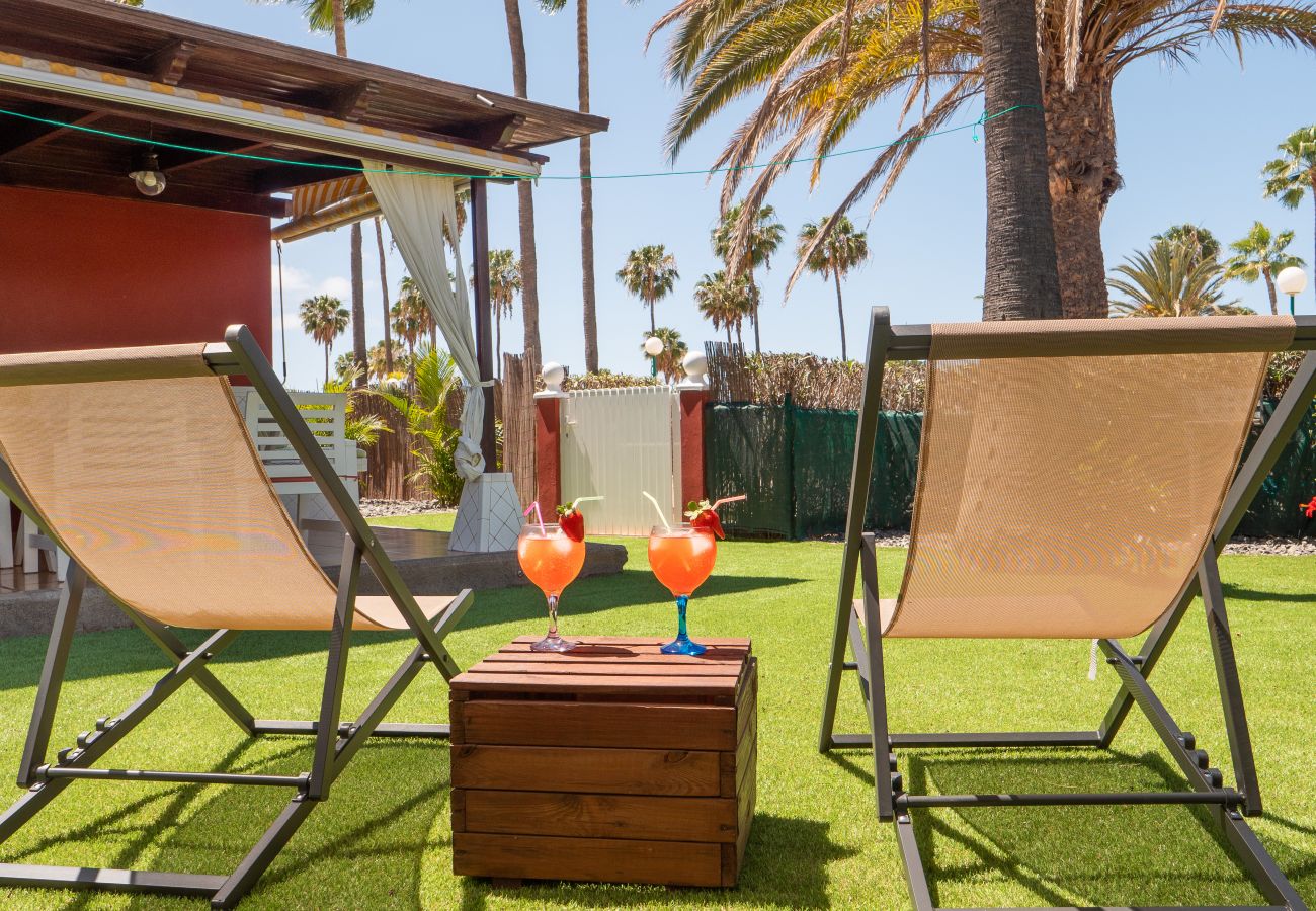 Bungalow in San Bartolomé de Tirajana - Cozy bungalow with large terrace overlooking the pool