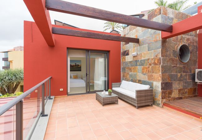 Stadthaus in San Bartolomé de Tirajana - Amazing 2 bedrooms villa with private heated pool, golf course views