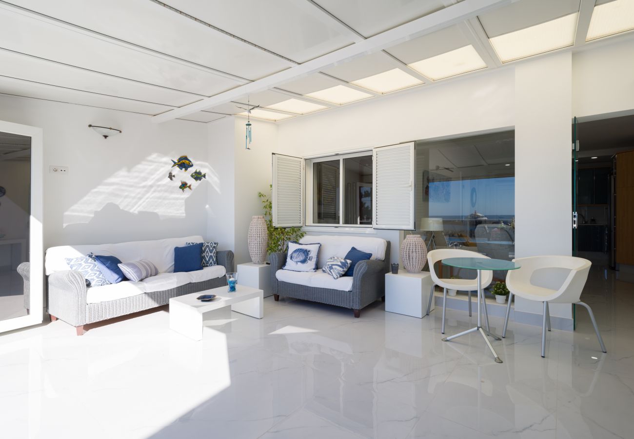 Ferienhaus in Mogán - Oceanfront Paradise – Sleep by the Waves