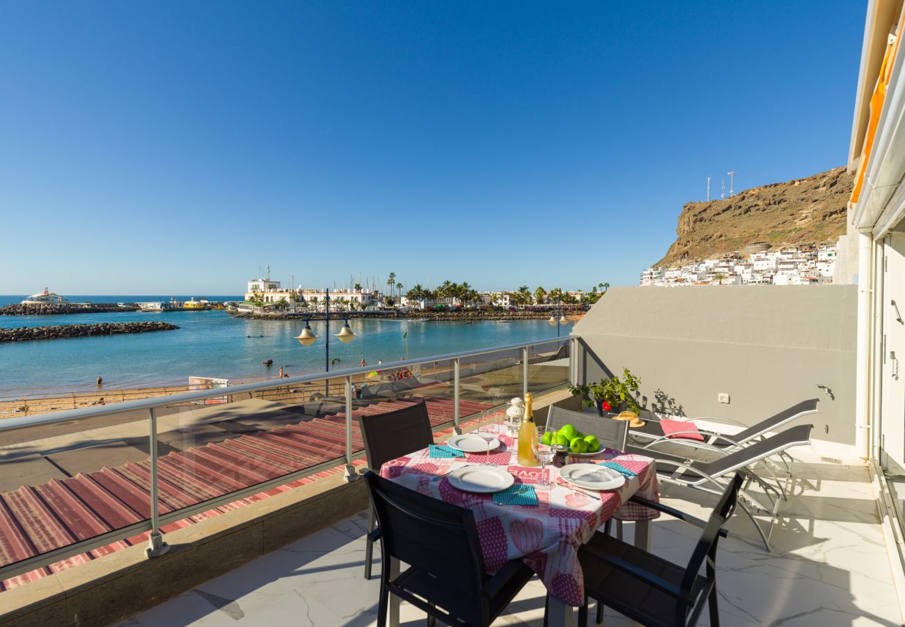 Ferienhaus in Mogán - Oceanfront Paradise – Sleep by the Waves