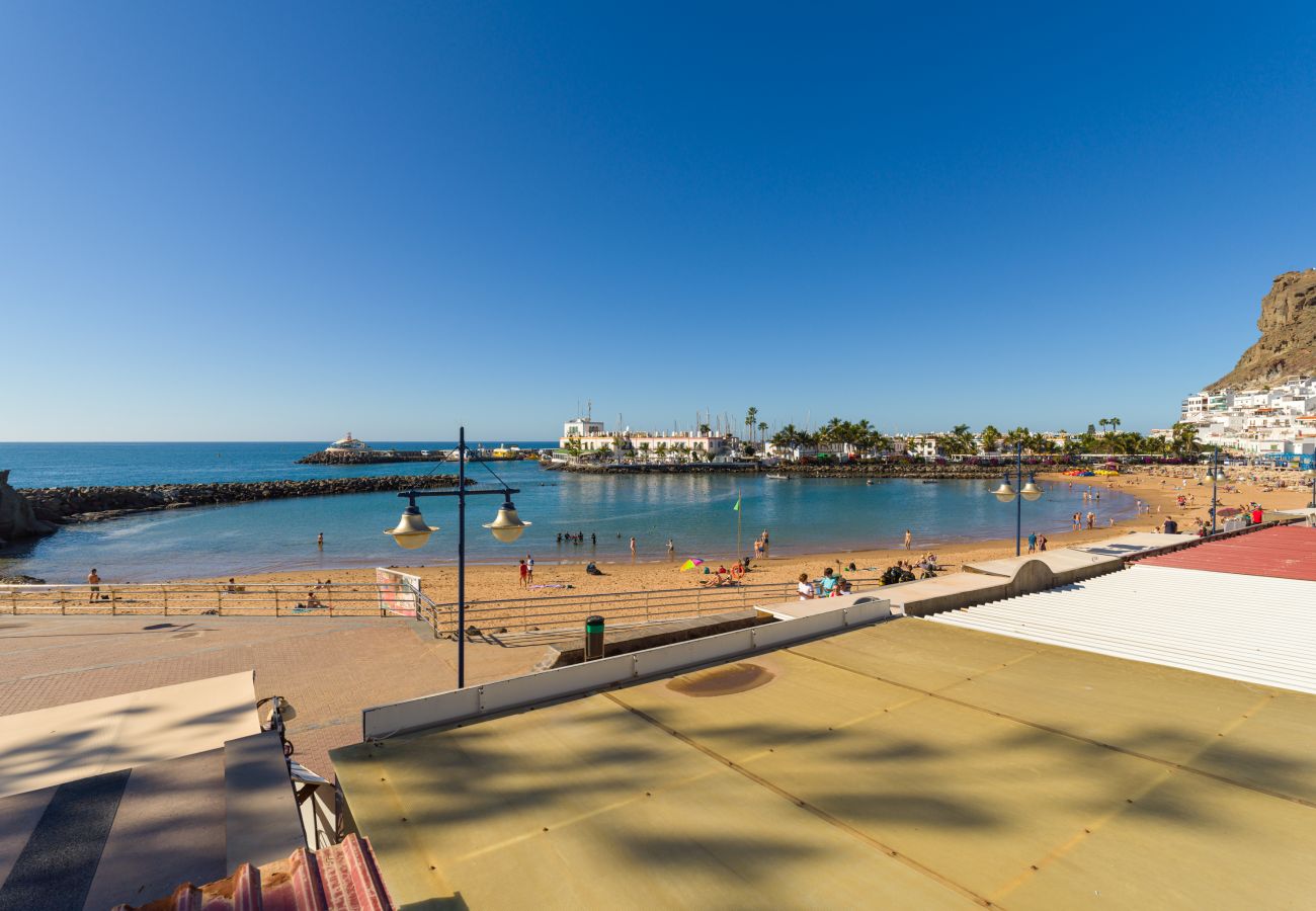 Ferienhaus in Mogán - Oceanfront Paradise – Sleep by the Waves