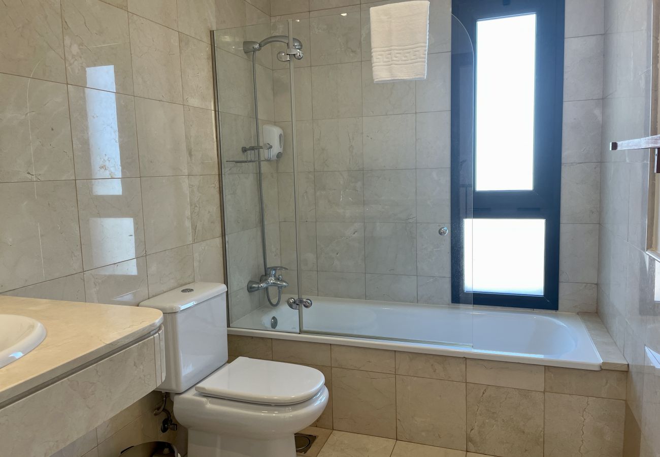 Villa in San Bartolomé de Tirajana - HomeForGuest Villa mit privatem Pool und Blick auf den Golfplatz