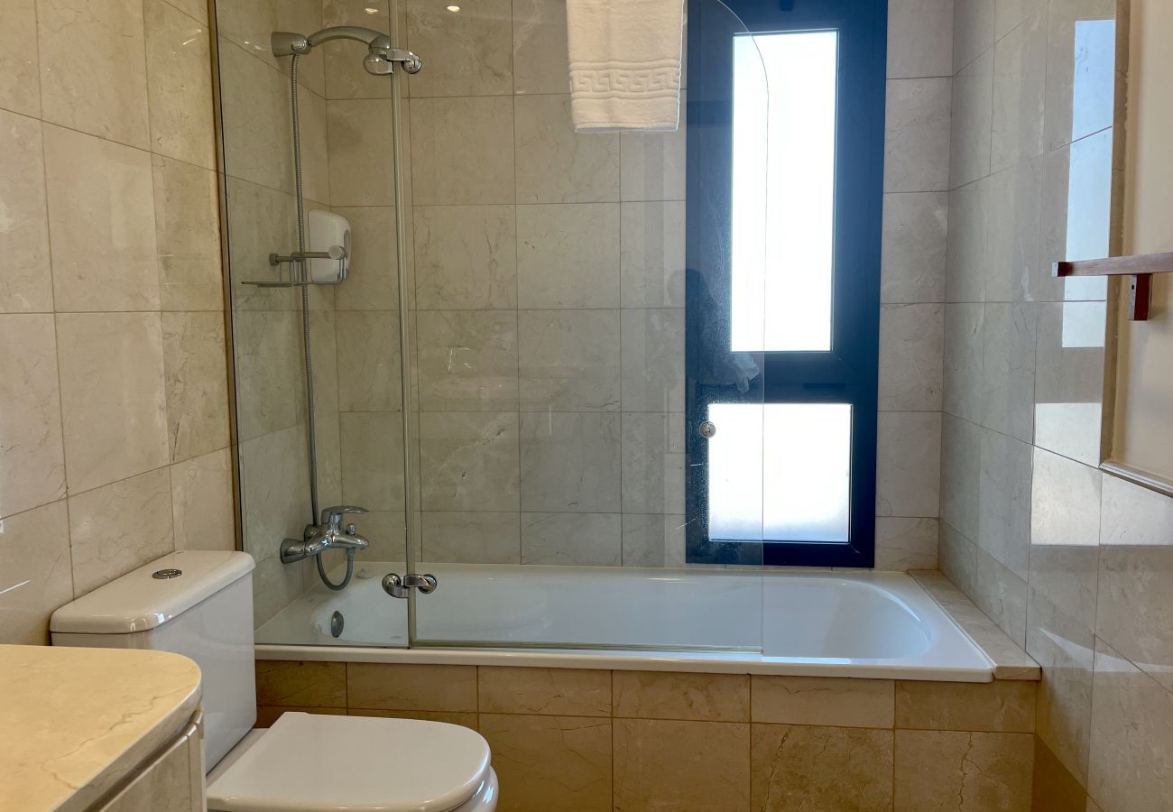 Villa in San Bartolomé de Tirajana - HomeForGuest Villa mit privatem Pool und Blick auf den Golfplatz