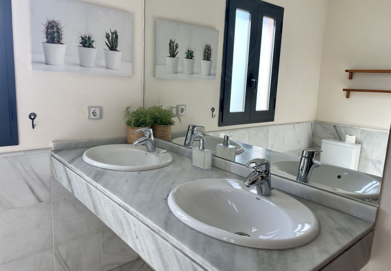 Villa in San Bartolomé de Tirajana - HomeForGuest Villa mit privatem Pool und Blick auf den Golfplatz