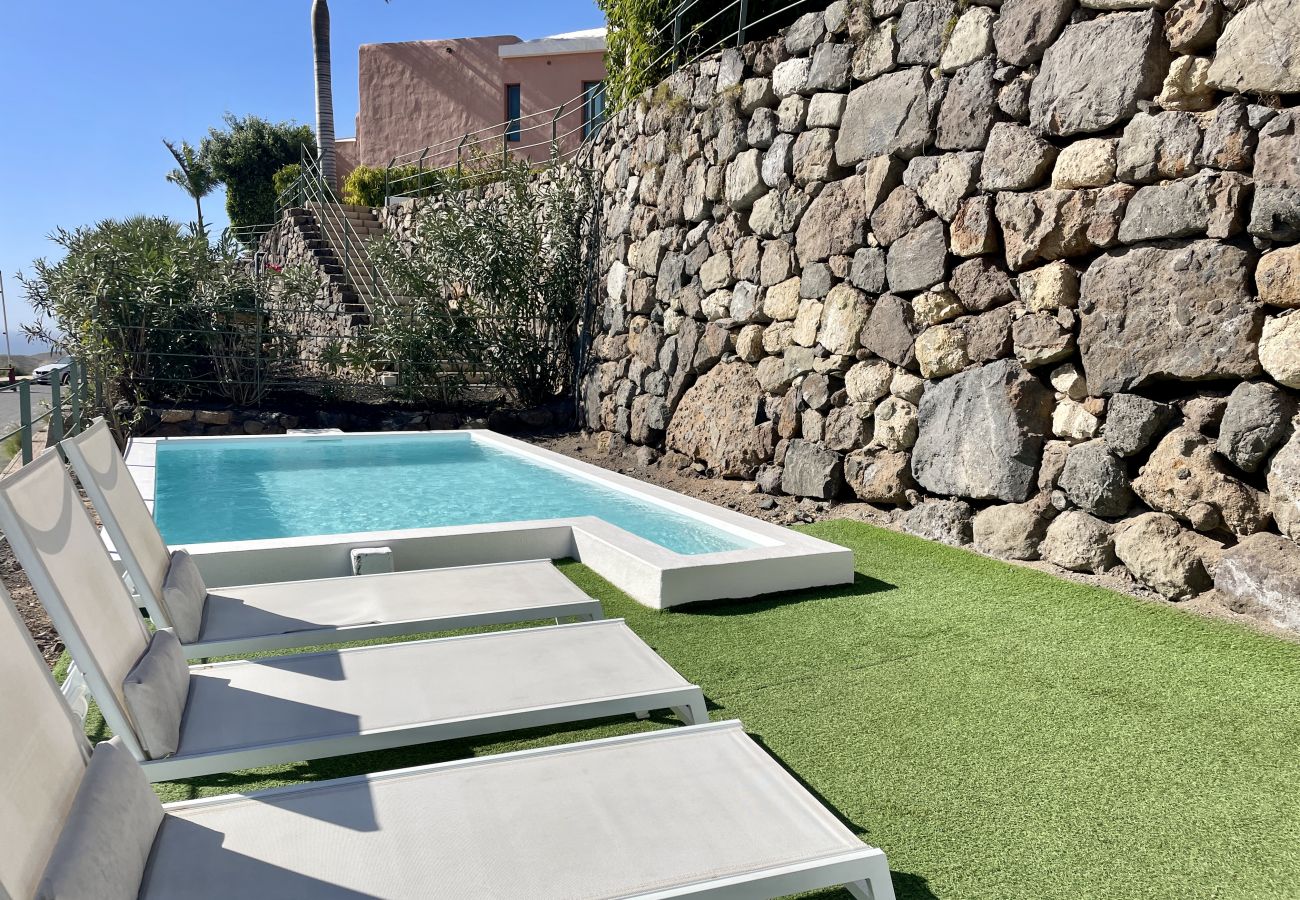 Villa in San Bartolomé de Tirajana - HomeForGuest Villa mit privatem Pool und Blick auf den Golfplatz