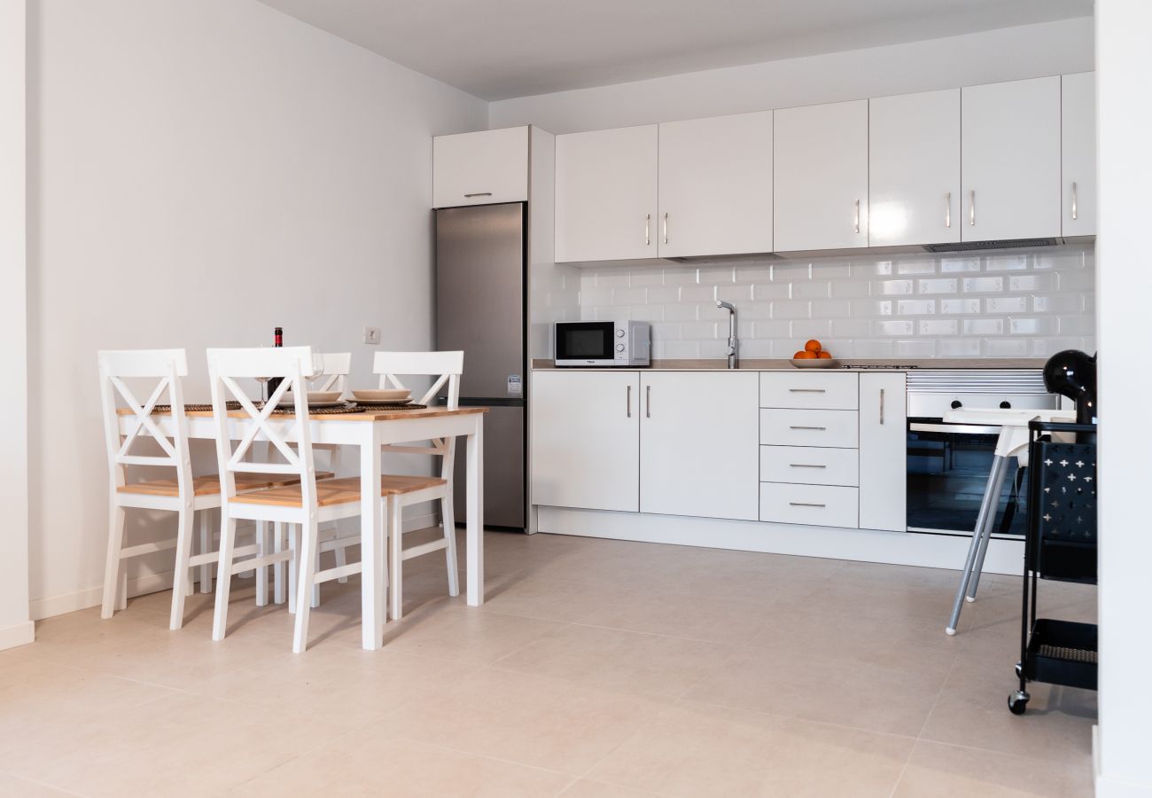 Ferienwohnung in Los Cristianos - HomeForGuest  Penthouse Martina mit Terrasse in Los Cristianos