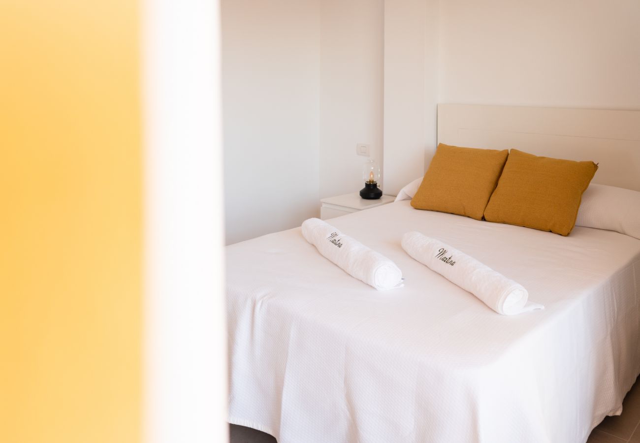 Ferienwohnung in Los Cristianos - HomeForGuest  Penthouse Martina mit Terrasse in Los Cristianos