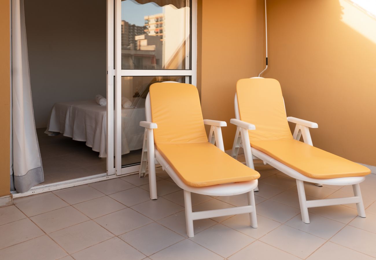 Ferienwohnung in Los Cristianos - HomeForGuest  Penthouse Martina mit Terrasse in Los Cristianos