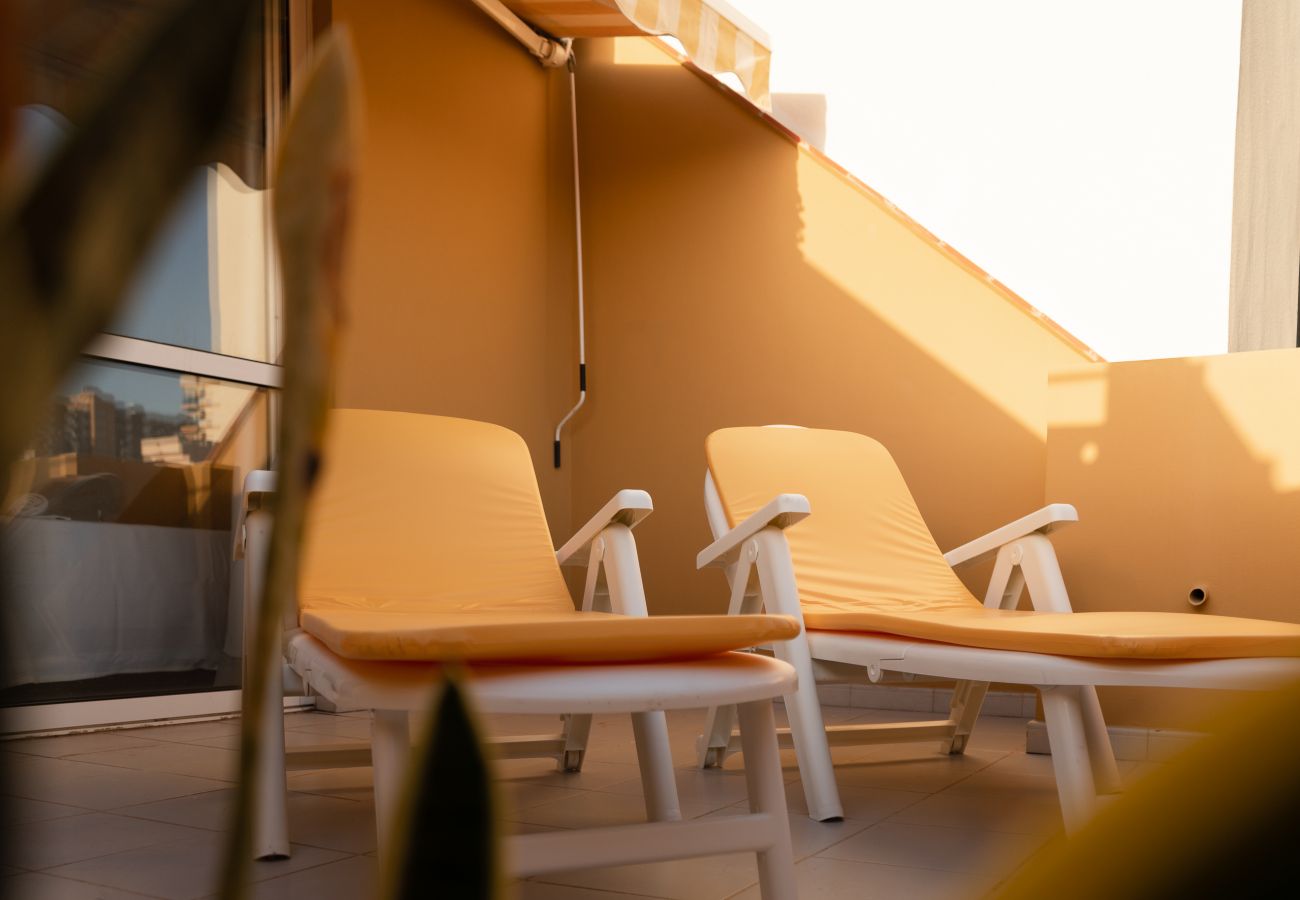 Ferienwohnung in Los Cristianos - HomeForGuest  Penthouse Martina mit Terrasse in Los Cristianos