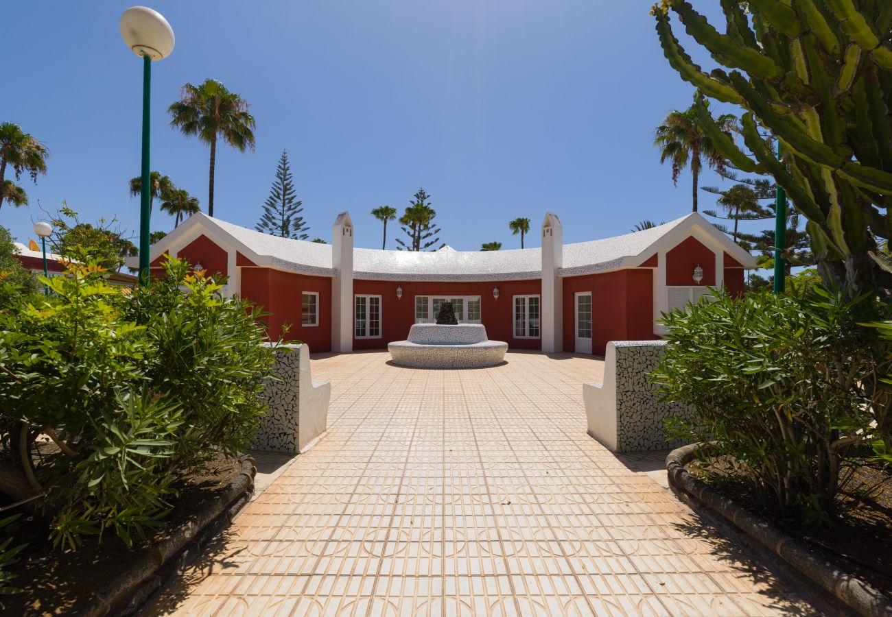 Bungalow in San Bartolomé de Tirajana - Sonnenschutz mit privater Terrasse