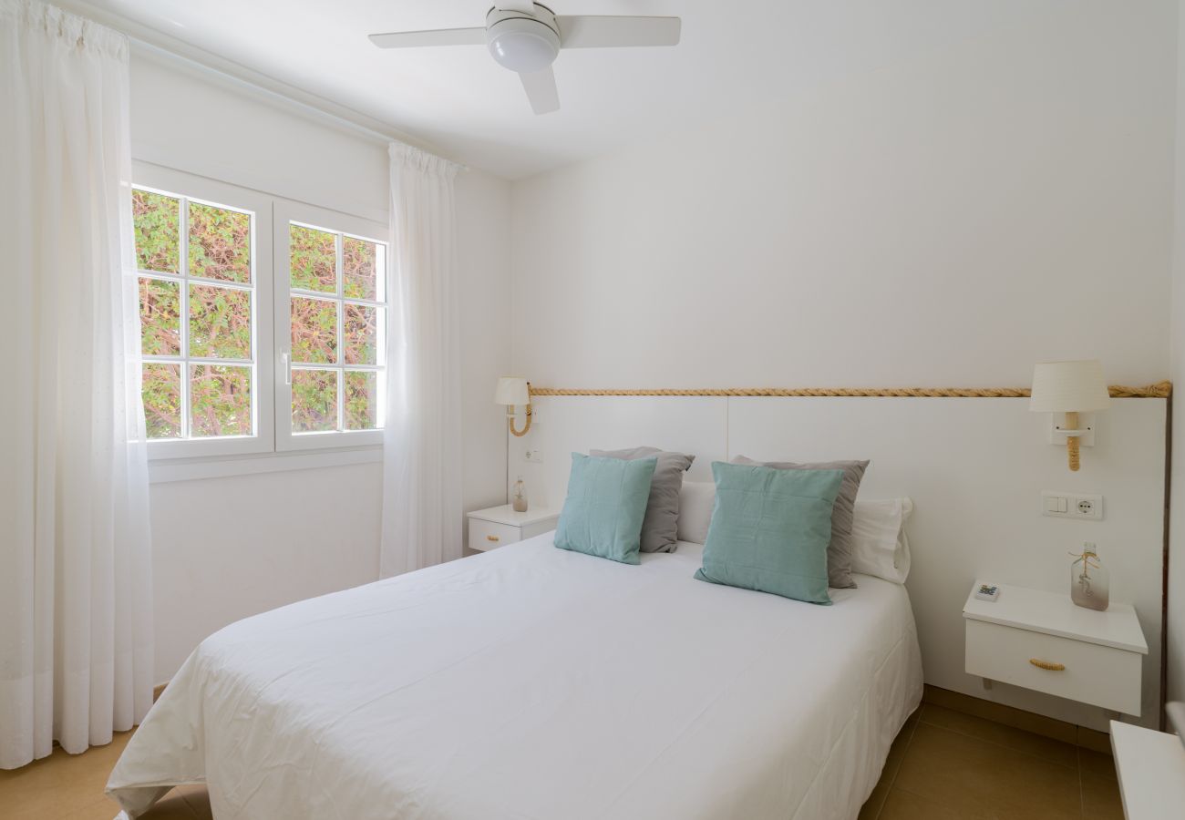Bungalow in San Bartolomé de Tirajana - Sonnenschutz mit privater Terrasse