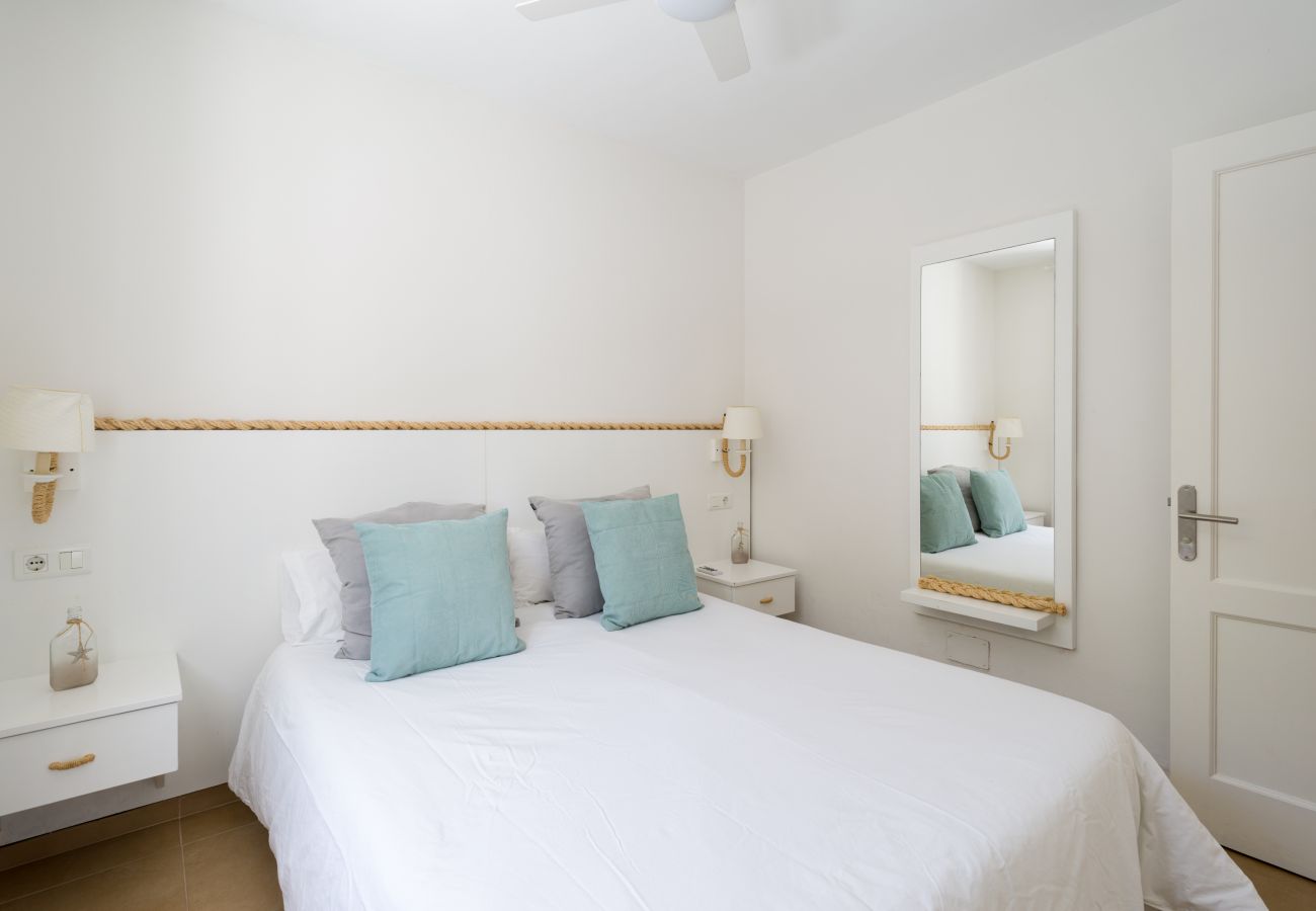Bungalow in San Bartolomé de Tirajana - Sonnenschutz mit privater Terrasse
