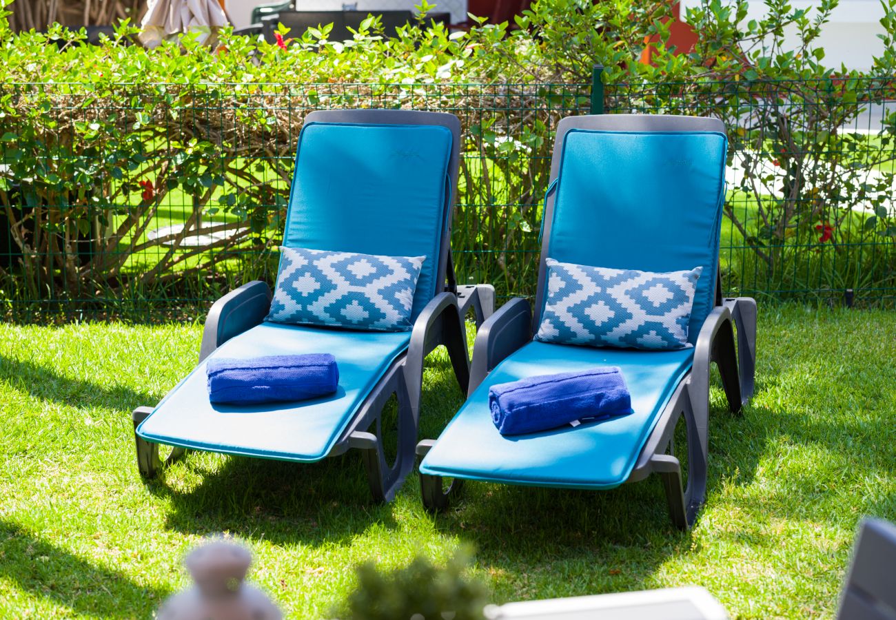 Bungalow in San Bartolomé de Tirajana - Sonnenschutz mit privater Terrasse