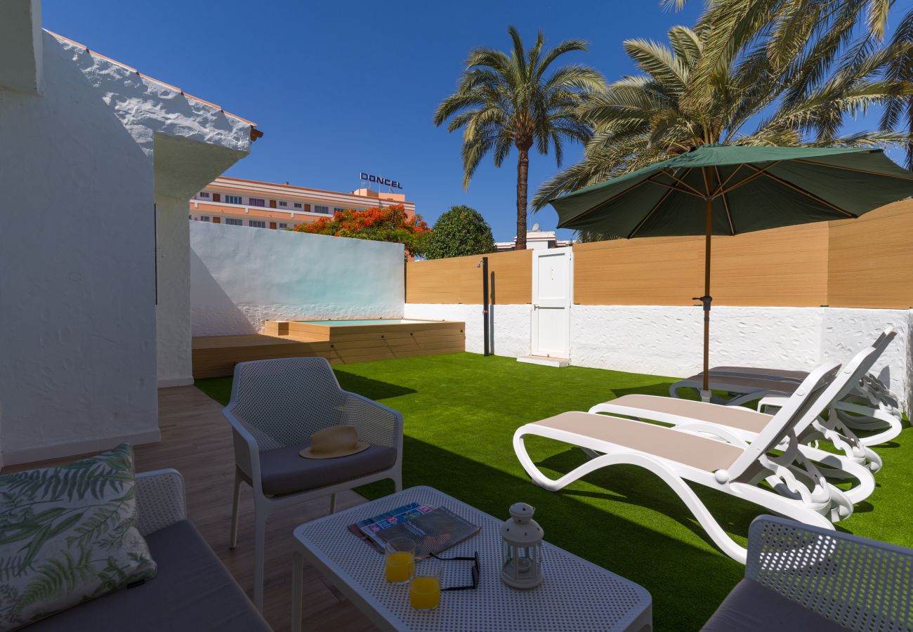Bungalow in San Bartolomé de Tirajana - Private pool - Playa del Inglés Center