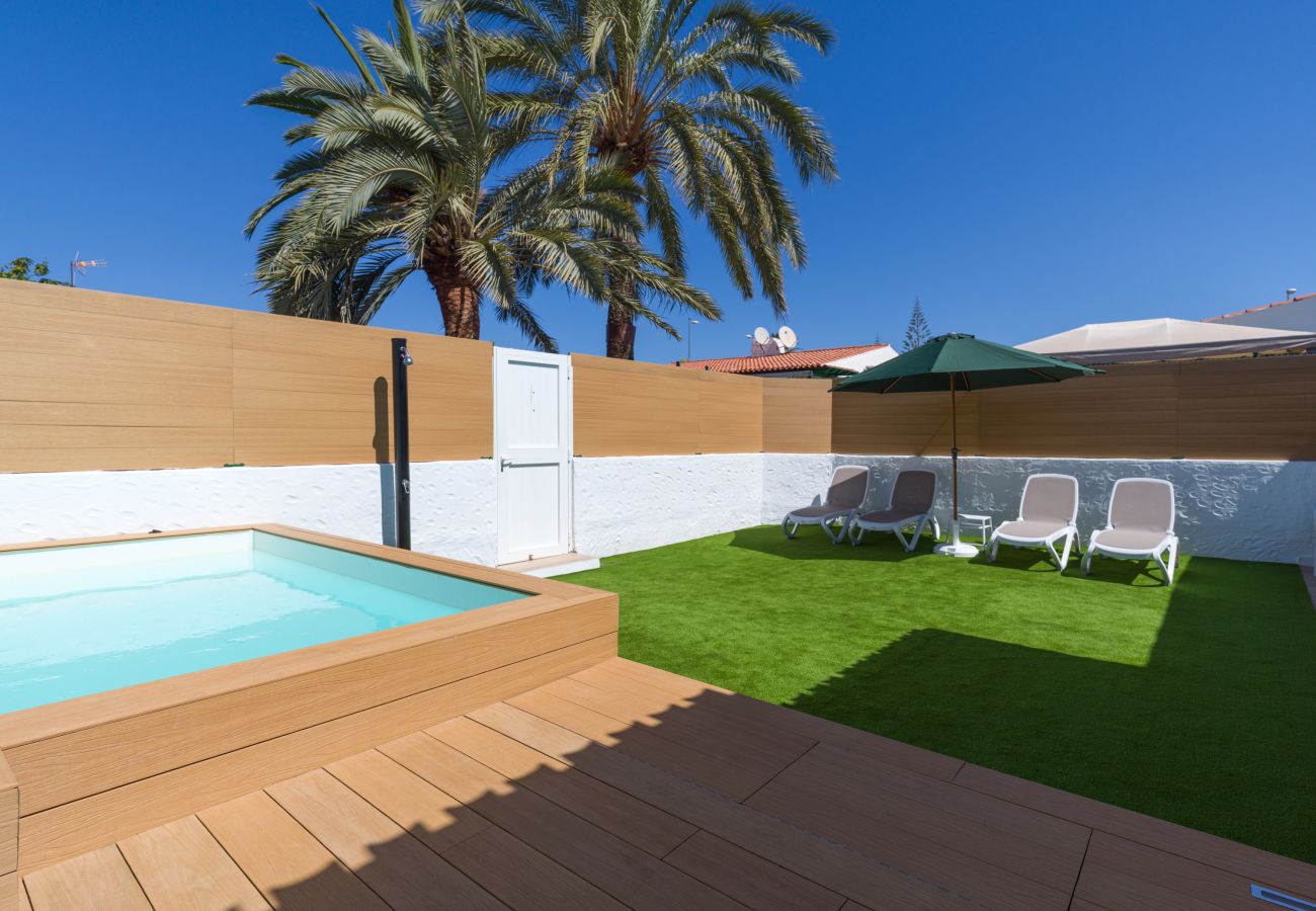 Bungalow in San Bartolomé de Tirajana - Private pool - Playa del Inglés Center