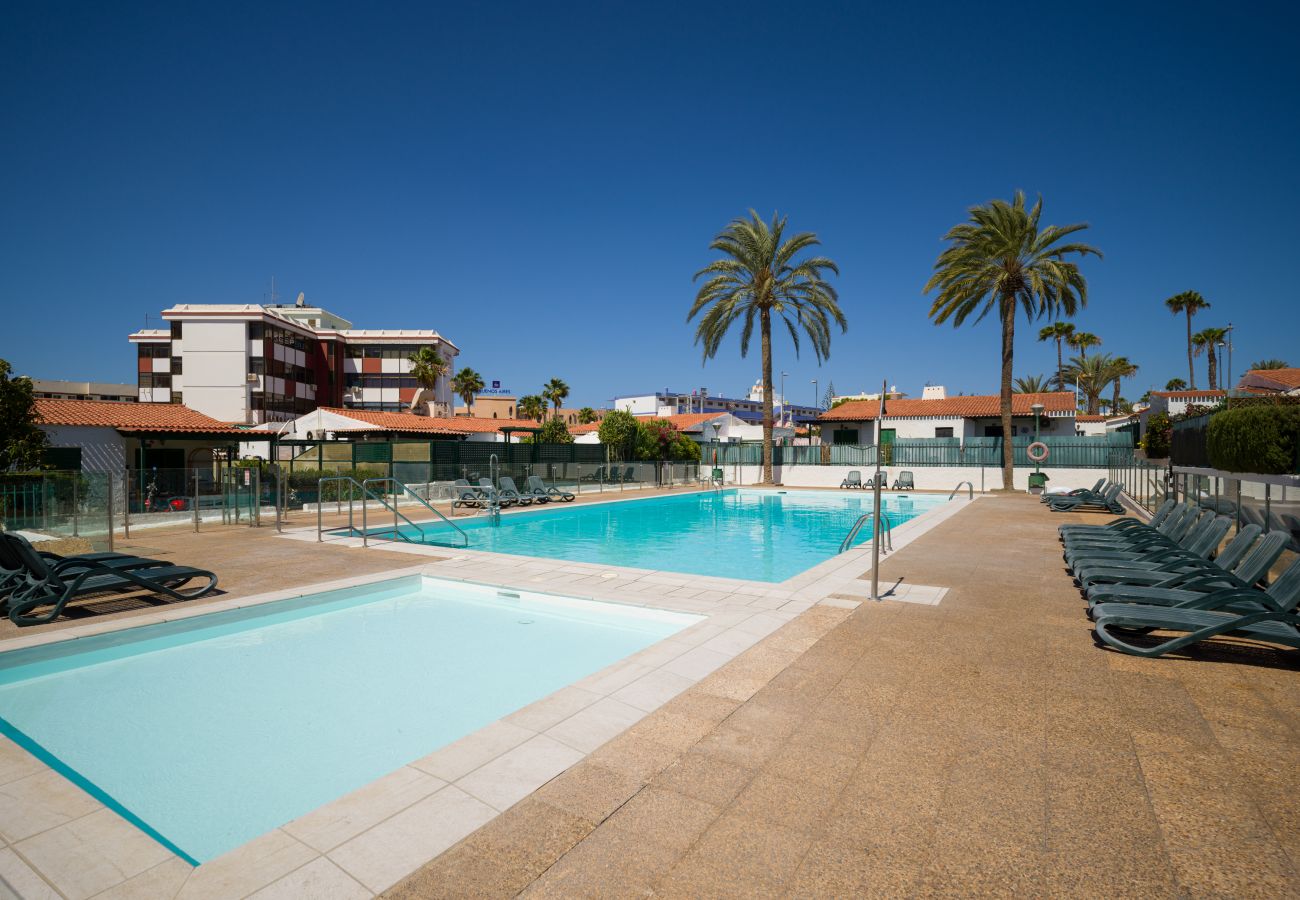 Bungalow in San Bartolomé de Tirajana - Private pool - Playa del Inglés Center