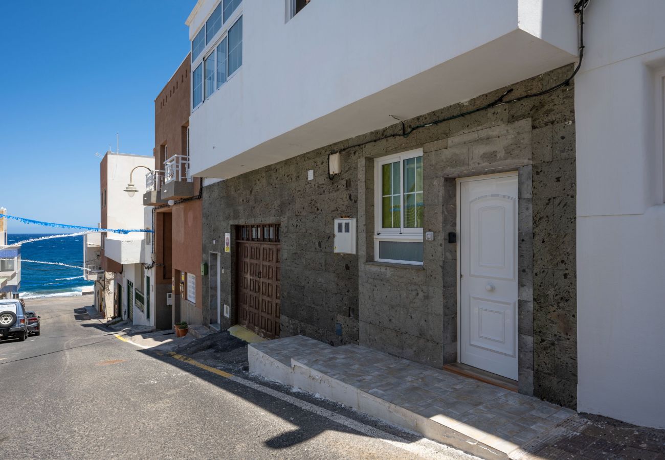Ferienwohnung in Arico - Bonito apartamento a 100 m de la playa