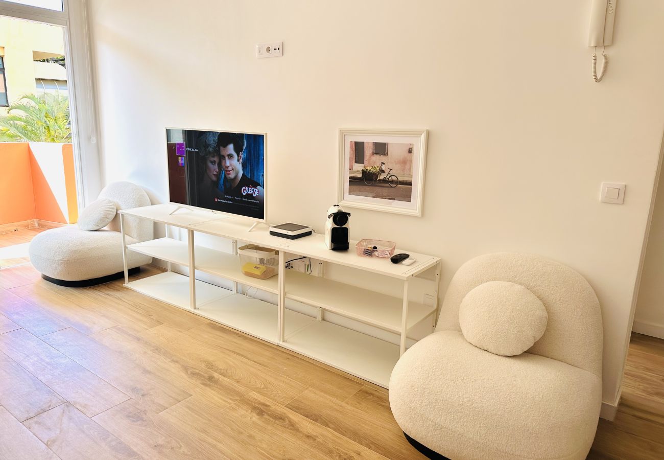 Ferienwohnung in Puerto de la Cruz - Pink Alta apartment with pool