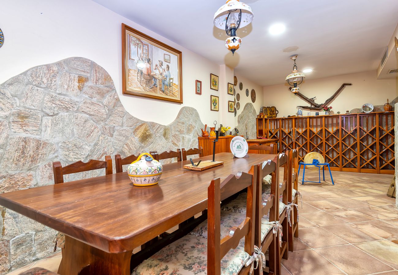 Chalet in San Bartolomé de Tirajana - Magic house with private pool, sauna and games