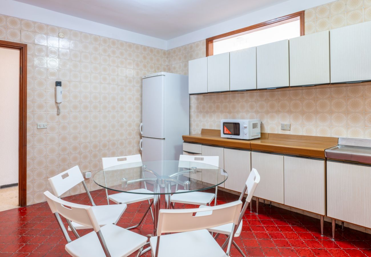 Ferienwohnung in Tenerife - Geräumige Wohnung im Zentrum von S/C de Tenerife