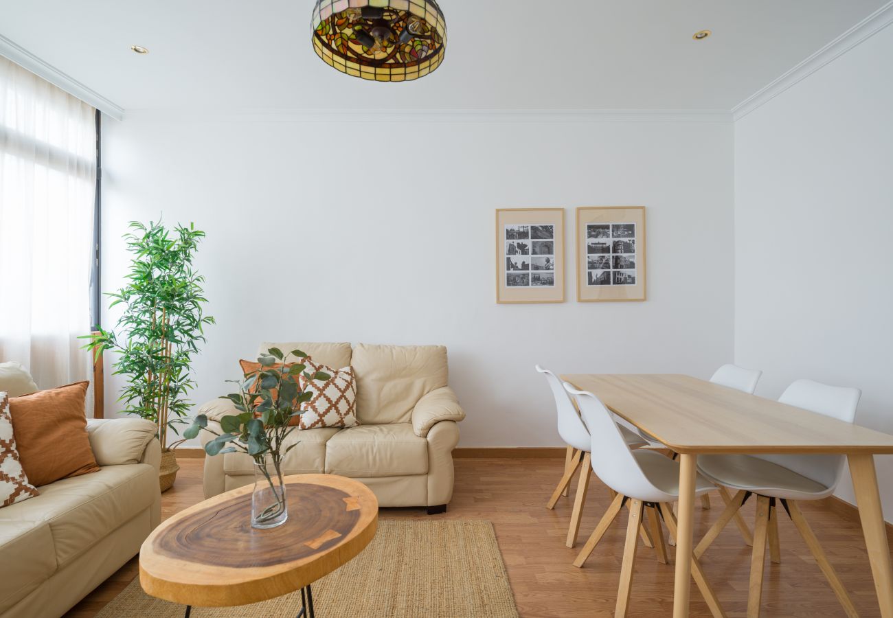 Ferienwohnung in Las Palmas de Gran Canaria - Moderne 3-Zimmer-Wohnung in der Nähe von Triana