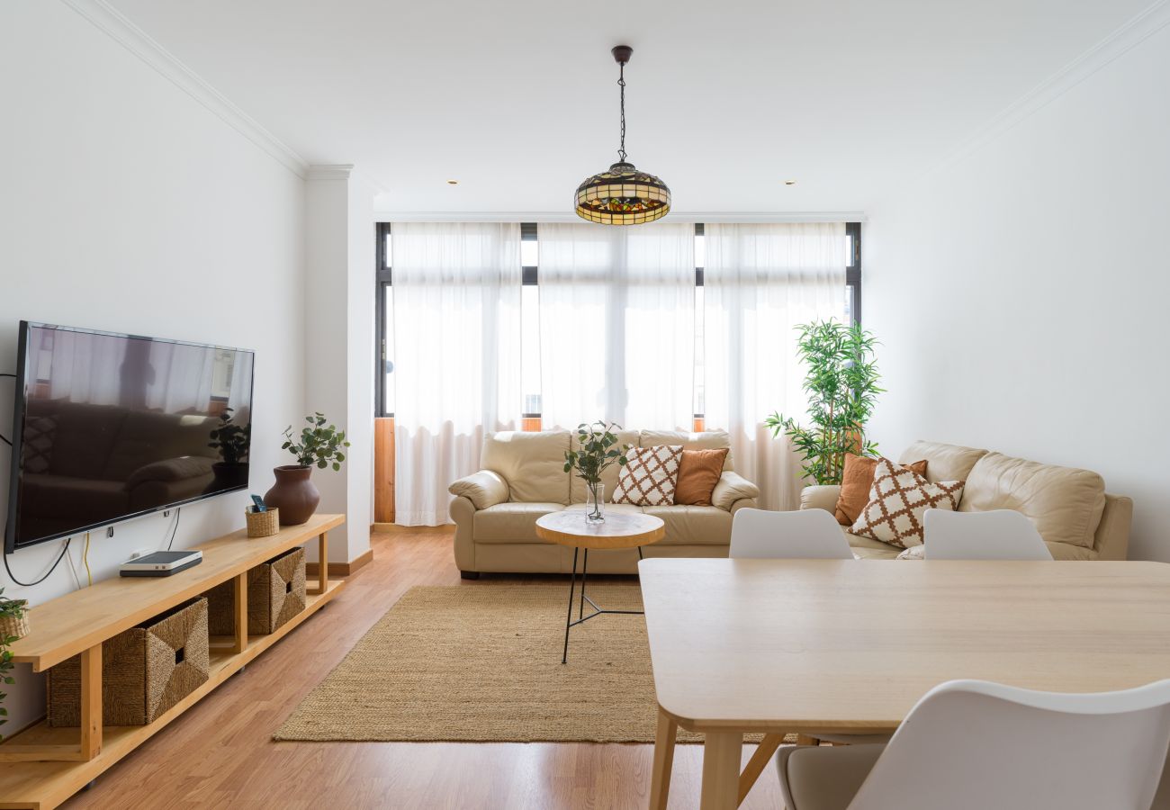 Ferienwohnung in Las Palmas de Gran Canaria - Moderne 3-Zimmer-Wohnung in der Nähe von Triana