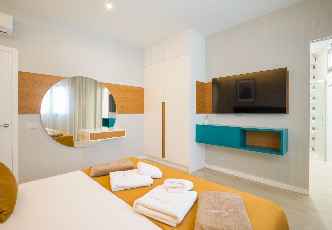 Doppelhaushälfte in San Bartolomé de Tirajana - Joviano Home private heated pool
