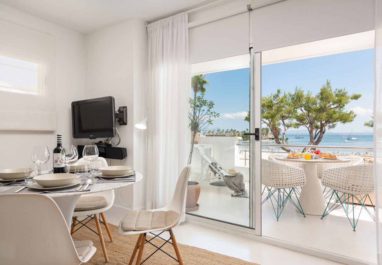 Apartamento en Port d´Alcudia - Nuevo apartamento de diseño frente a la Playa de Alcudia, WIFI, AA, Netflix, ...