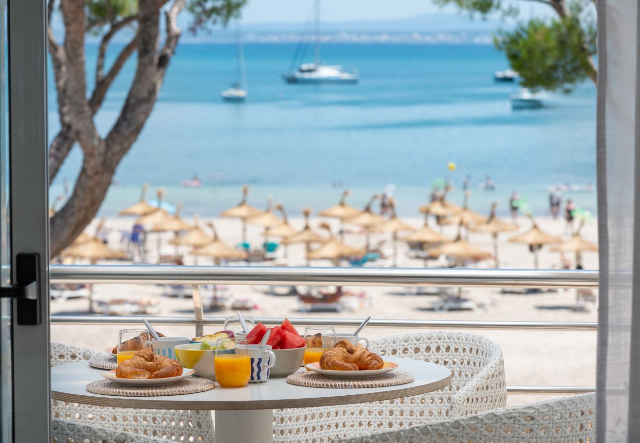 Apartamento en Port d´Alcudia - Nuevo apartamento de diseño frente a la Playa de Alcudia, WIFI, AA, Netflix, ...
