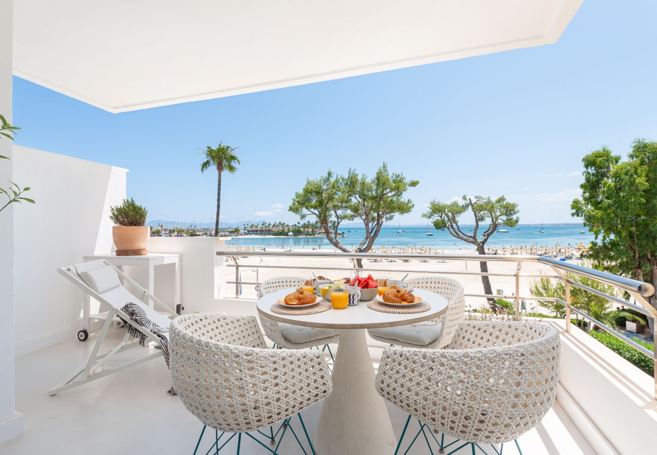 Apartamento en Port d´Alcudia - Nuevo apartamento de diseño frente a la Playa de Alcudia, WIFI, AA, Netflix, ...