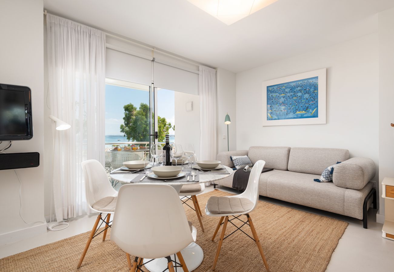 Apartamento en Port d´Alcudia - Nuevo apartamento de diseño frente a la Playa de Alcudia, WIFI, AA, Netflix, ...