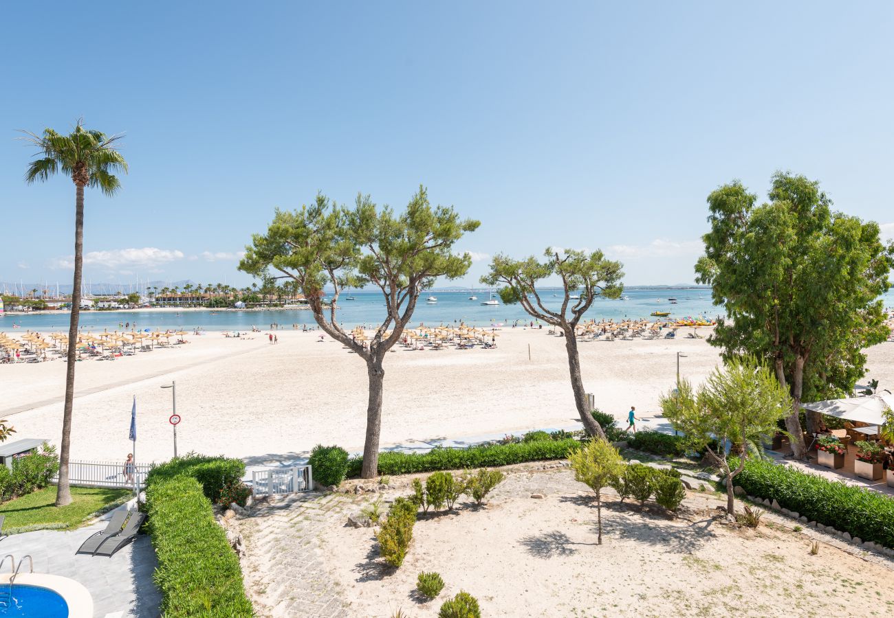 Apartamento en Port d´Alcudia - Nuevo apartamento de diseño frente a la Playa de Alcudia, WIFI, AA, Netflix, ...